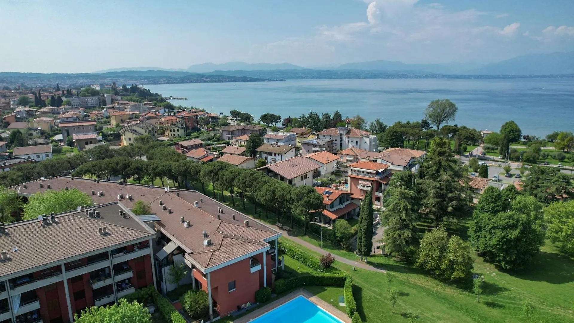 Breeze Apartment Desenzano del Garda Włochy